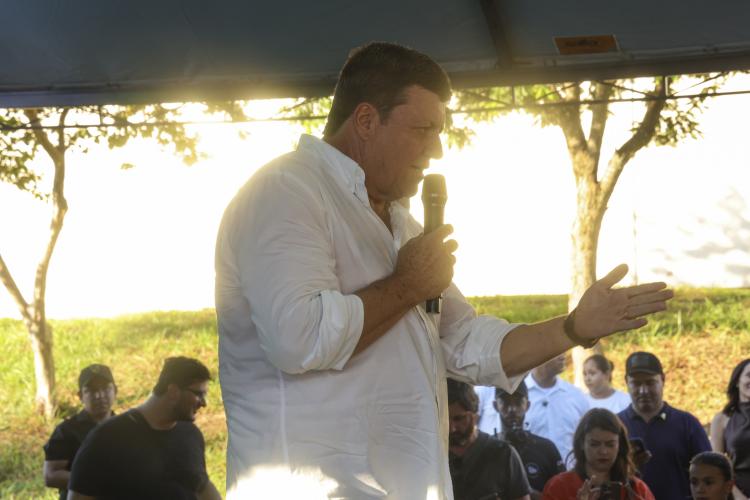 Ratinho Junior libera R$ 264 milhões para novo maquinário e estradas rurais da região de Umuarama