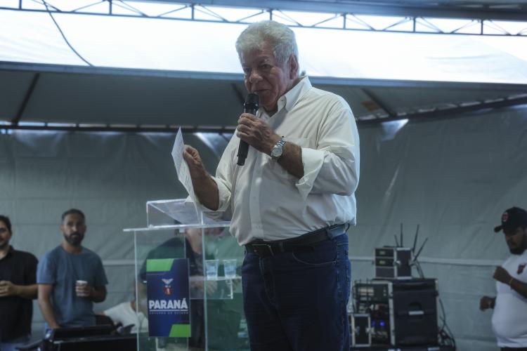 Ratinho Junior libera R$ 264 milhões para novo maquinário e estradas rurais da região de Umuarama