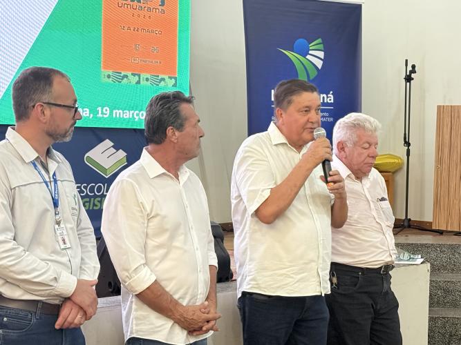 Governo do Estado entrega 40 estufas e promove capacitação técnica em Umuarama