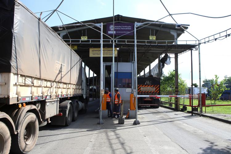 IDR-PR garante qualidade da soja, farelo e milho embarcados no Porto de Paranaguá