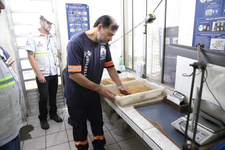 IDR-PR garante qualidade da soja, farelo e milho embarcados no Porto de Paranaguá
