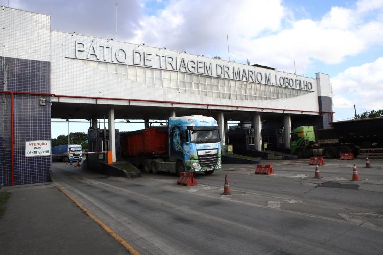 IDR-PR garante qualidade da soja, farelo e milho embarcados no Porto de Paranaguá
