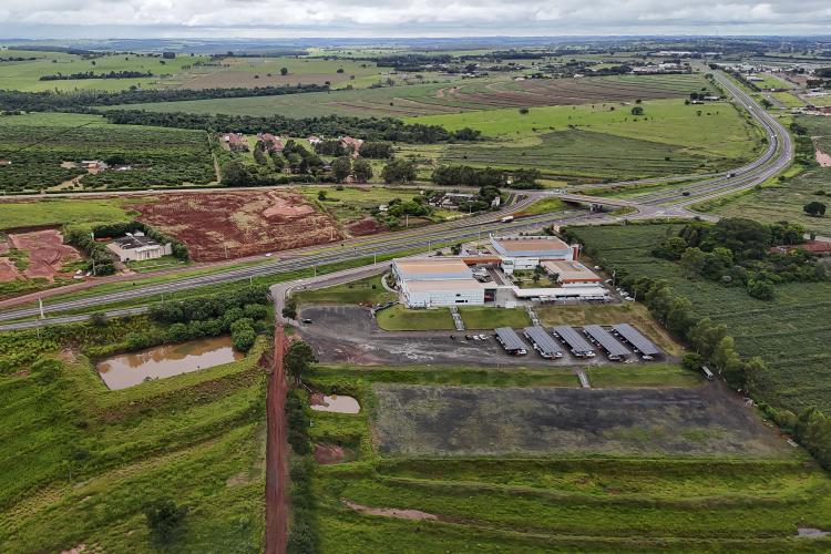 Governo anuncia R$ 17,9 milhões para pavimentação de três estradas rurais de Paranavaí