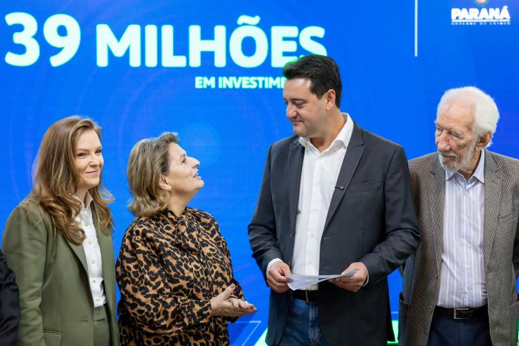 Ratinho Junior confirma R$ 372,5 milhões para 12 municípios de sete regiões