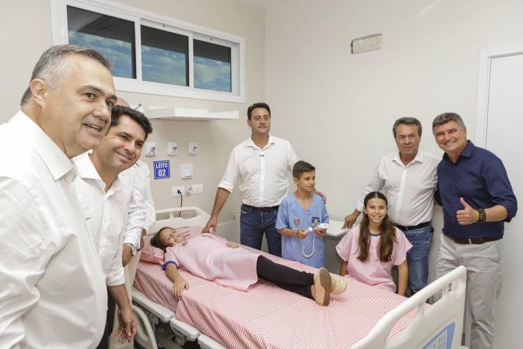Estado inaugura hospital em Terra Boa e anuncia investimentos para pavimentação rural