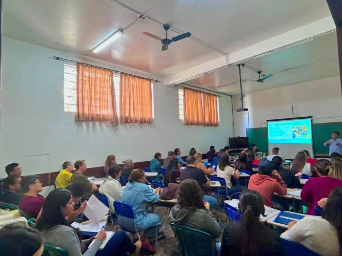Reunião técnica reforça segurança alimentar e boas práticas no Programa Leite das Crianças