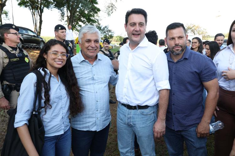 Ratinho Junior anuncia R$ 19,7 milhões para pavimentação rural em Ouro Verde do Oeste