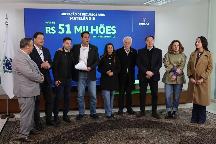 Ratinho Junior confirma R$ 741 milhões para infraestrutura urbana e rural de 12 municípios