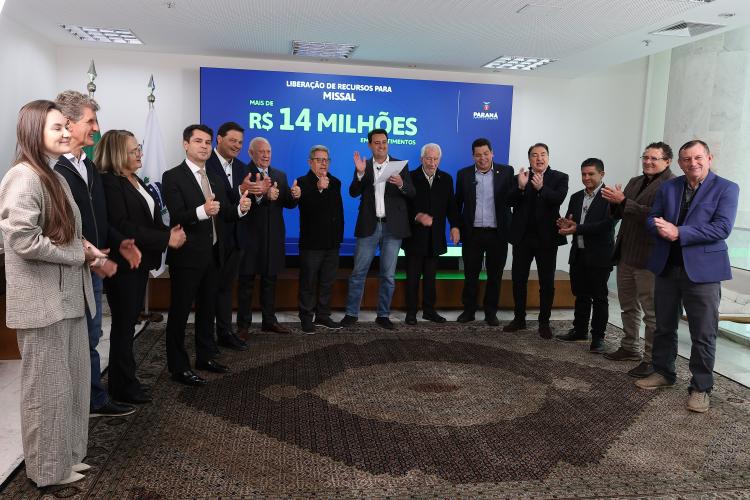 Ratinho Junior confirma R$ 741 milhões para infraestrutura urbana e rural de 12 municípios