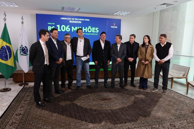 Ratinho Junior confirma R$ 741 milhões para infraestrutura urbana e rural de 12 municípios