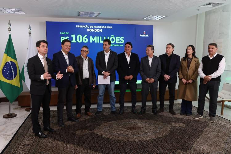 Ratinho Junior confirma R$ 741 milhões para infraestrutura urbana e rural de 12 municípios