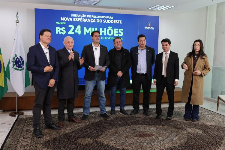 Ratinho Junior confirma R$ 741 milhões para infraestrutura urbana e rural de 12 municípios