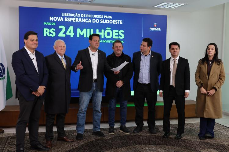 Ratinho Junior confirma R$ 741 milhões para infraestrutura urbana e rural de 12 municípios