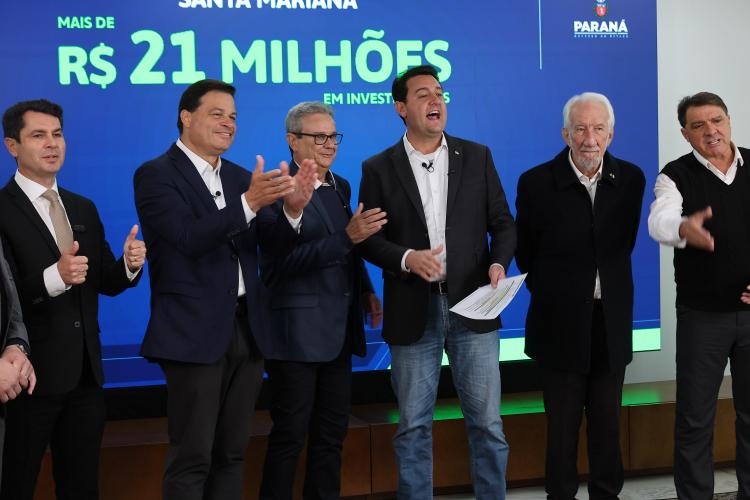 Ratinho Junior confirma R$ 741 milhões para infraestrutura urbana e rural de 12 municípios
