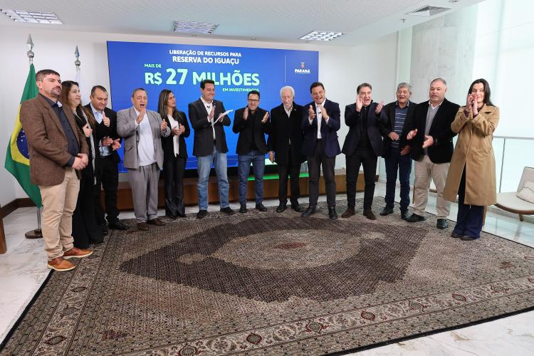 Ratinho Junior confirma R$ 741 milhões para infraestrutura urbana e rural de 12 municípios