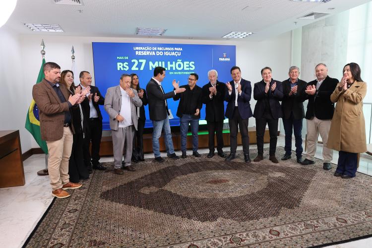 Ratinho Junior confirma R$ 741 milhões para infraestrutura urbana e rural de 12 municípios