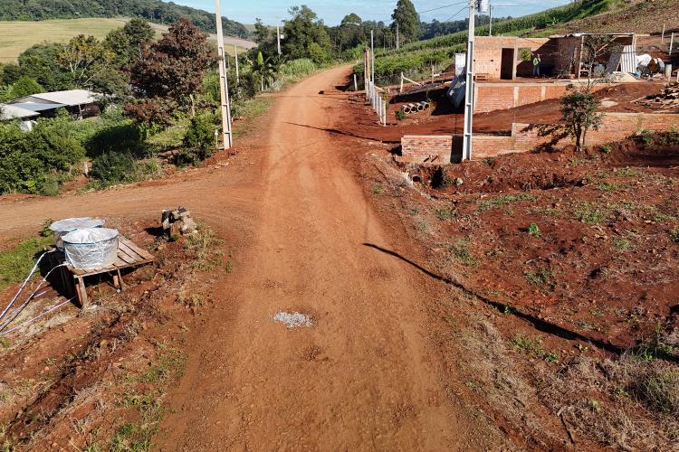 Com obras em diversas áreas, Dois Vizinhos recebe R$ 114 milhões do Estado para investimentos incluindo estradas rurais