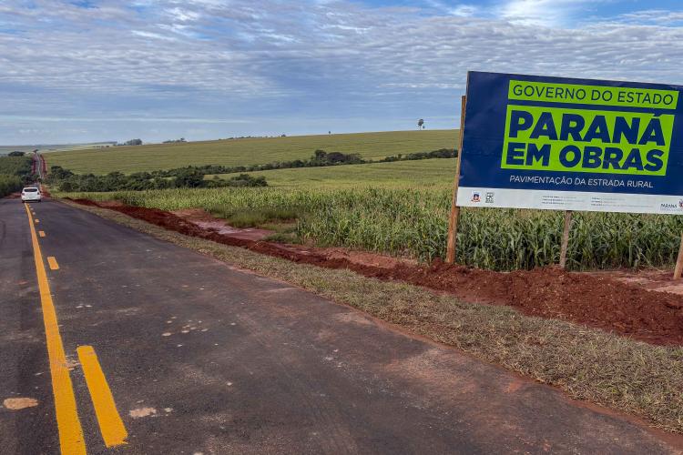 Ratinho Junior inaugura pavimentação da Estrada Rural Barro Preto em Francisco Alves