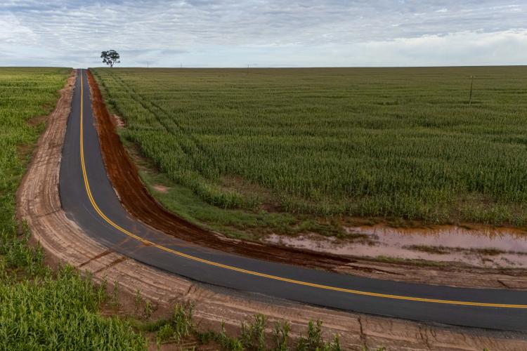 Ratinho Junior inaugura pavimentação da Estrada Rural Barro Preto em Francisco Alves