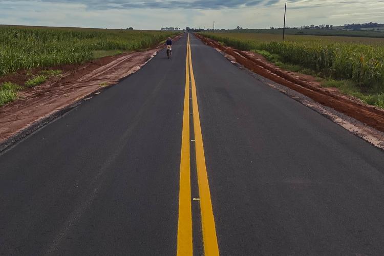 Ratinho Junior inaugura pavimentação da Estrada Rural Barro Preto em Francisco Alves