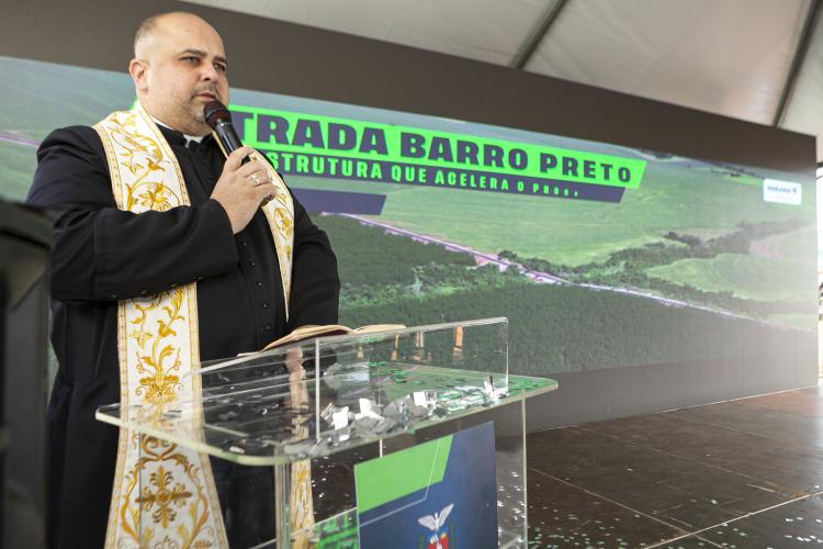Ratinho Junior inaugura pavimentação da Estrada Rural Barro Preto em Francisco Alves