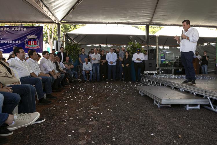 Ratinho Junior inaugura pavimentação da Estrada Rural Barro Preto em Francisco Alves