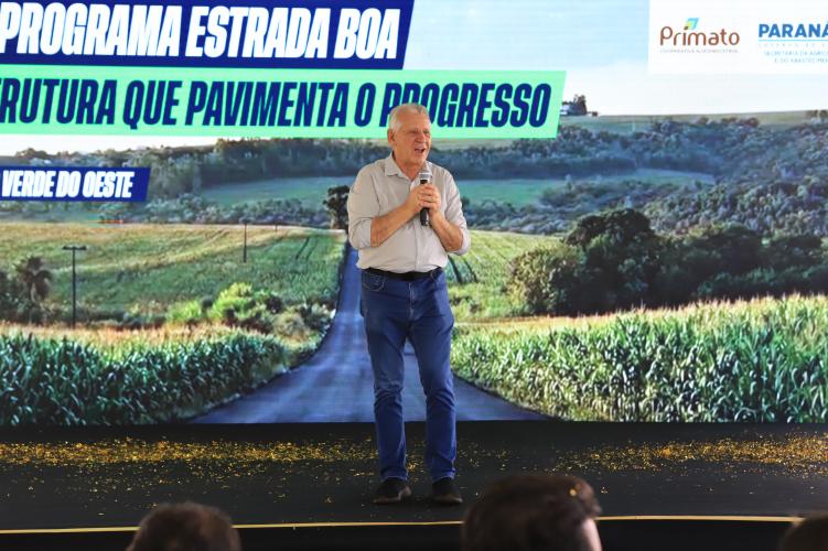 Ratinho Junior anuncia R$ 19,7 milhões para pavimentação rural em Ouro Verde do Oeste