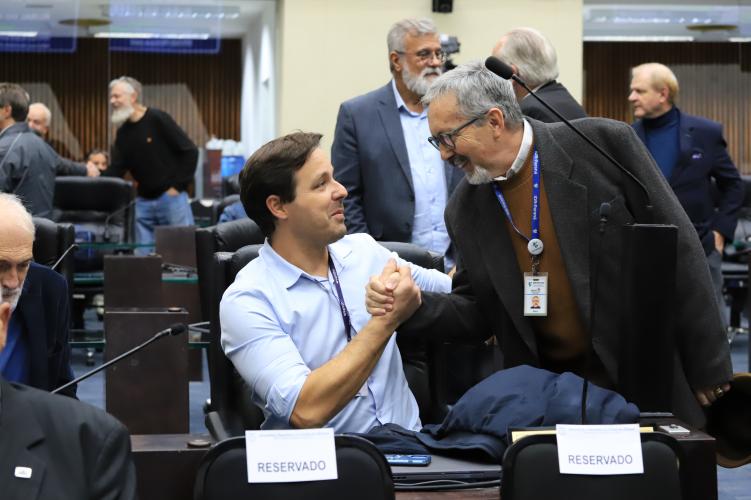 Assembleia homenageia os 70 anos do IDR-Paraná em sessão solene