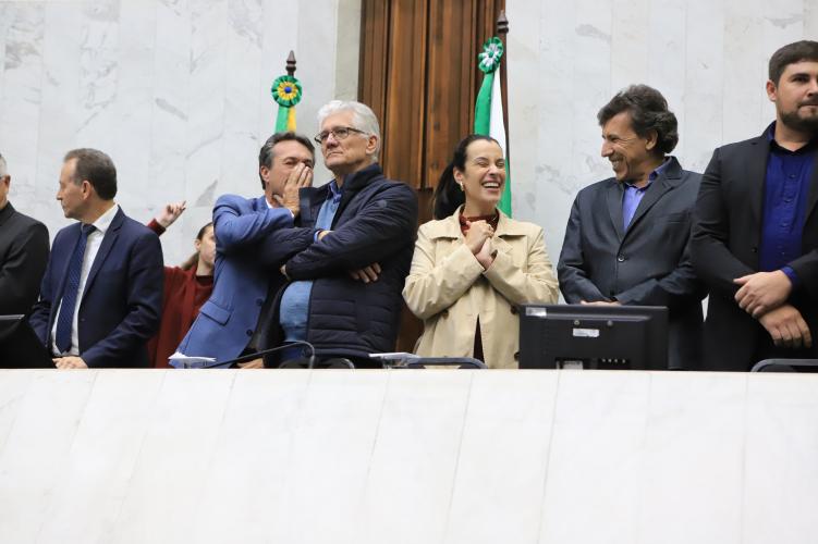 Assembleia homenageia os 70 anos do IDR-Paraná em sessão solene