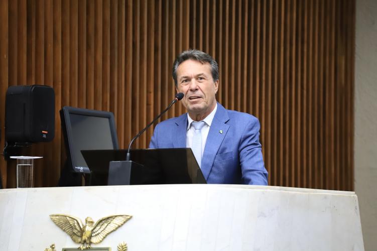 Assembleia homenageia os 70 anos do IDR-Paraná em sessão solene