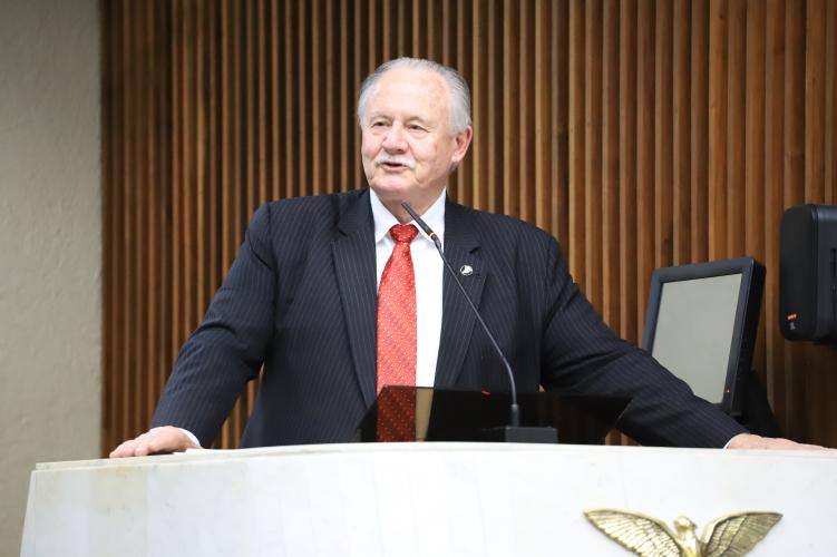Assembleia homenageia os 70 anos do IDR-Paraná em sessão solene