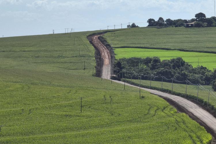 Paraná investe R$ 3,5 bilhões no escoamento da zona rural de mais de 260 cidades