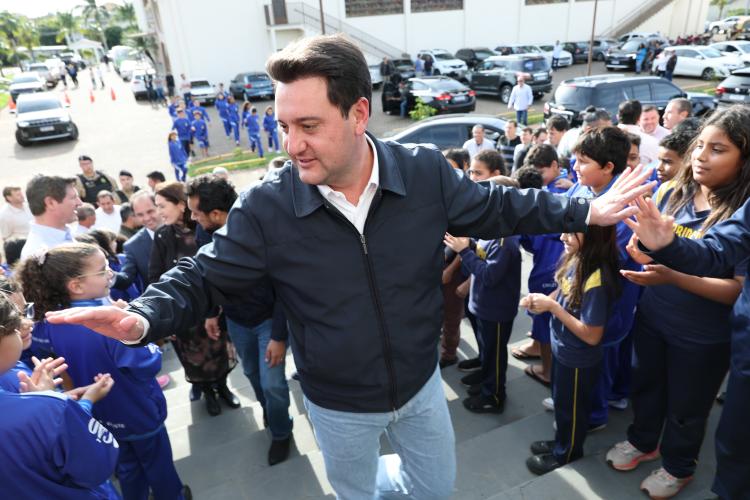 Governador anuncia investimentos de R$ 23,3 milhões para Cruzeiro do Oeste