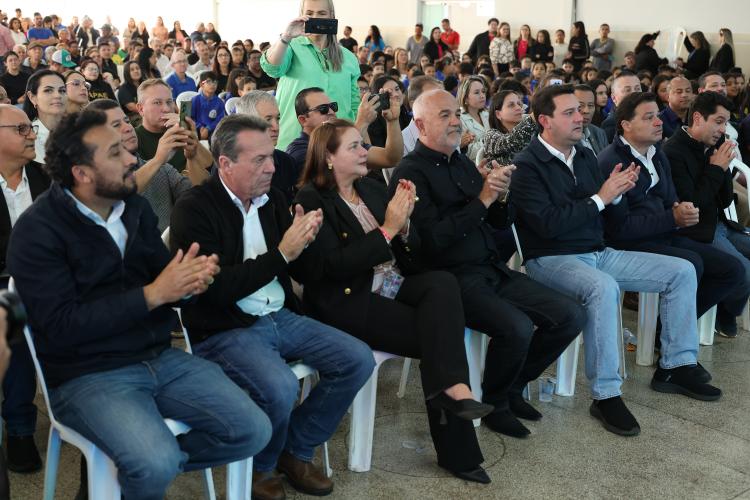 Governador anuncia investimentos de R$ 23,3 milhões para Cruzeiro do Oeste