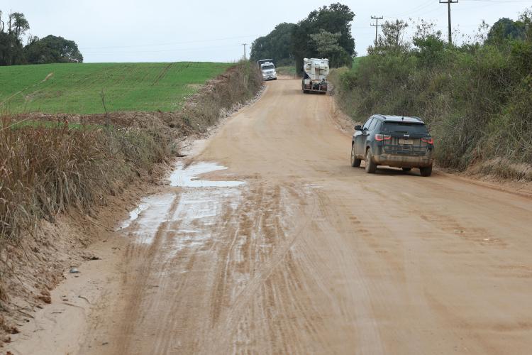 Governador autoriza início das obras de pavimentação da Estrada do Socavão, em Castro