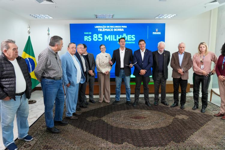Ratinho Junior confirma mais de R$ 453 milhões para obras em 11 municípios