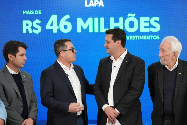 Ratinho Junior confirma mais de R$ 453 milhões para obras em 11 municípios