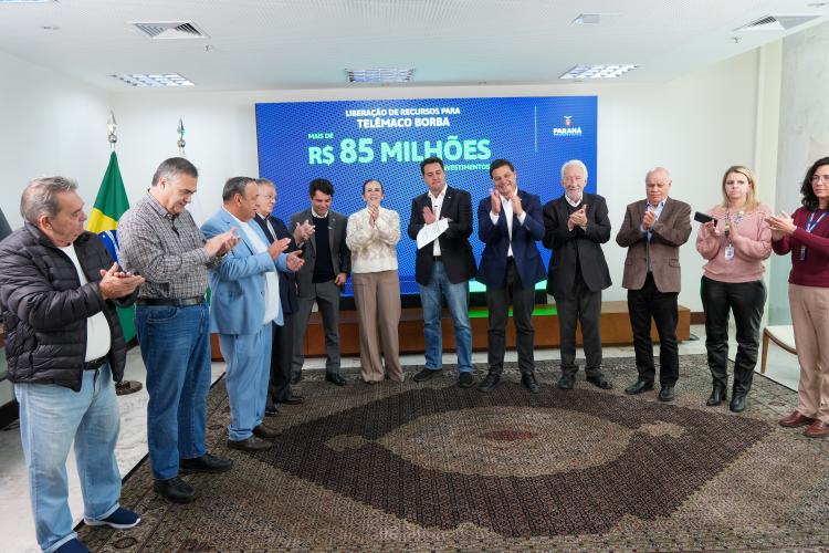 Ratinho Junior confirma mais de R$ 453 milhões para obras em 11 municípios