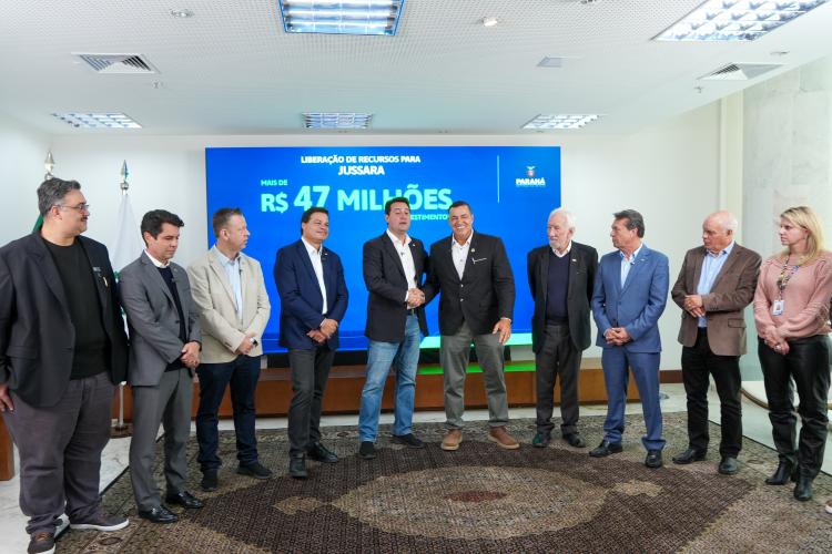 Ratinho Junior confirma mais de R$ 453 milhões para obras em 11 municípios