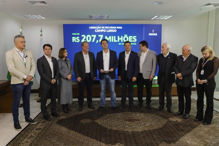 Governador libera R$ 350 milhões para obras e equipamentos em nove cidades