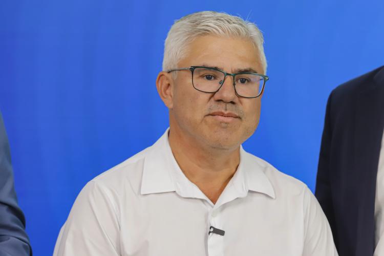 Governador libera R$ 350 milhões para obras e equipamentos em nove cidades