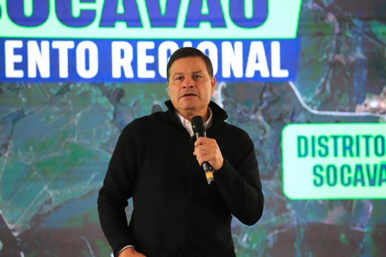 Governador autoriza início das obras de pavimentação da Estrada do Socavão, em Castro