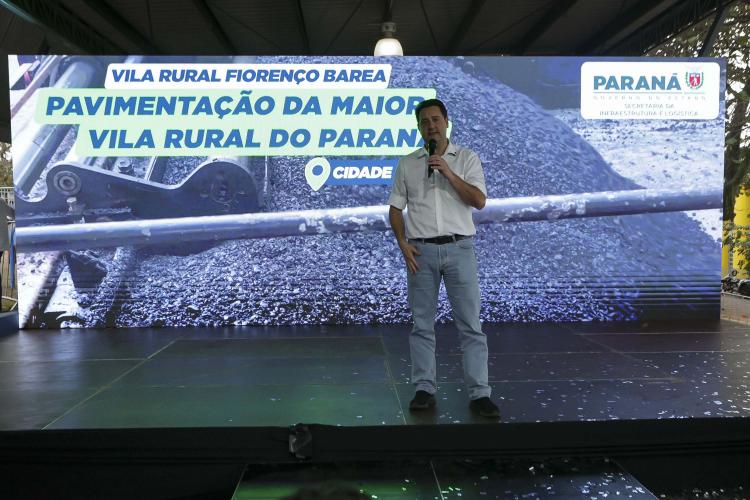 Em Cidade Gaúcha, Estado investe R$ 22,1 milhões para pavimentar maior vila rural do Paraná