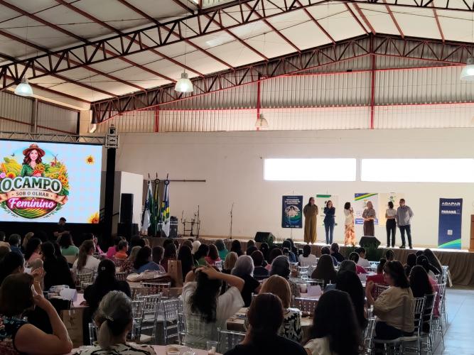 Encontro em Mariópolis reúne mulheres do campo com palestras, feira de agroindústrias e ações de saúde