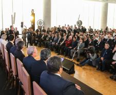 A suspensão da vacinação foi autorizada por instrução normativa assinada nesta terça-feira (15) pela ministra da Agricultura, Pecuária e Abastecimento, Tereza Cristina, e o governador Carlos Massa Ratinho Junior, no Palácio Iguaçu.