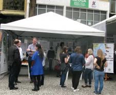 Evento do Dia Mundial da Alimentação foi realizado no Calçadão da Rua XV de Novembro, em Curitiba.