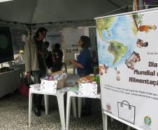 Evento do Dia Mundial da Alimentação foi realizado no Calçadão da Rua XV de Novembro, em Curitiba.