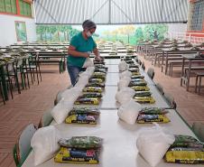 Escolas estaduais se organizam para entrega da merenda no Paraná