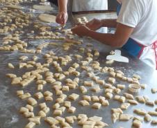 Agricultores familiares levam alimentos às ilhas do Paraná