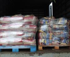 Servidores e parceiros do Sistema de Agricultura doam 11 toneladas de alimentos
